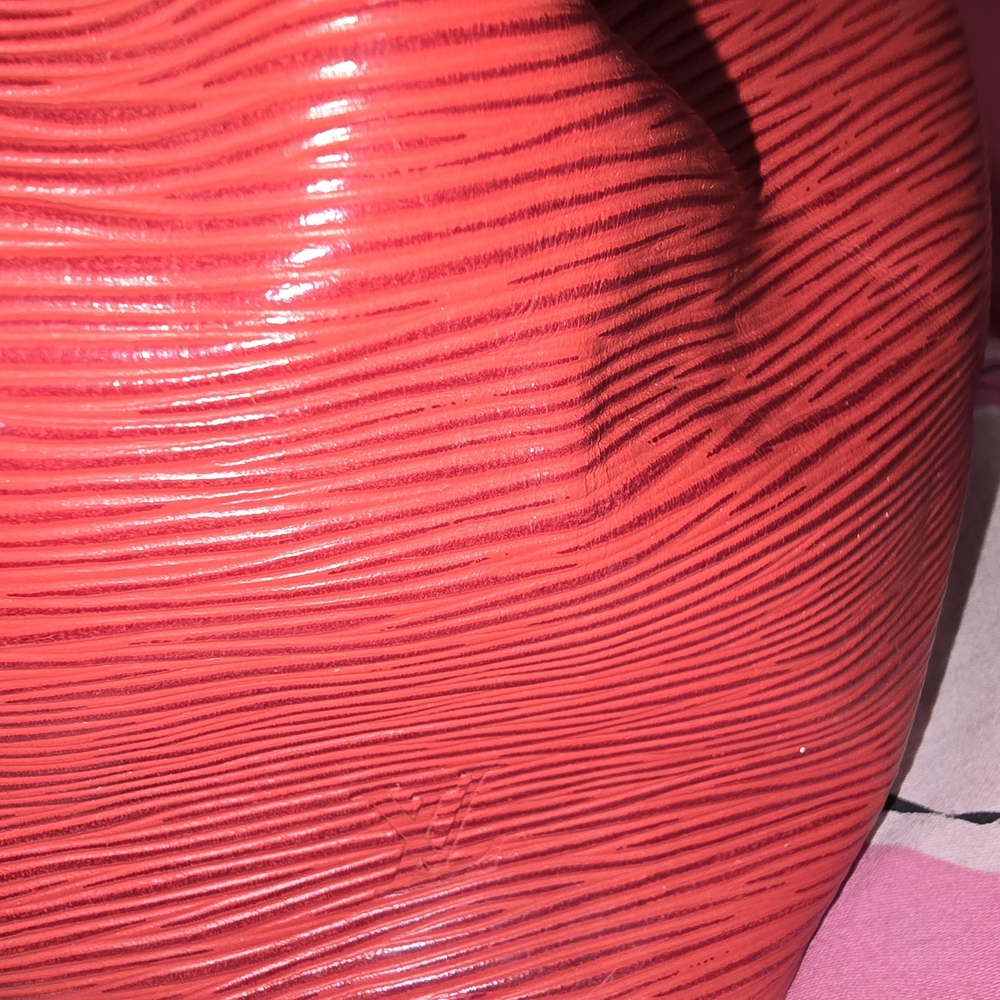 Red Designer Bucket Bag - Picture 3 of 13